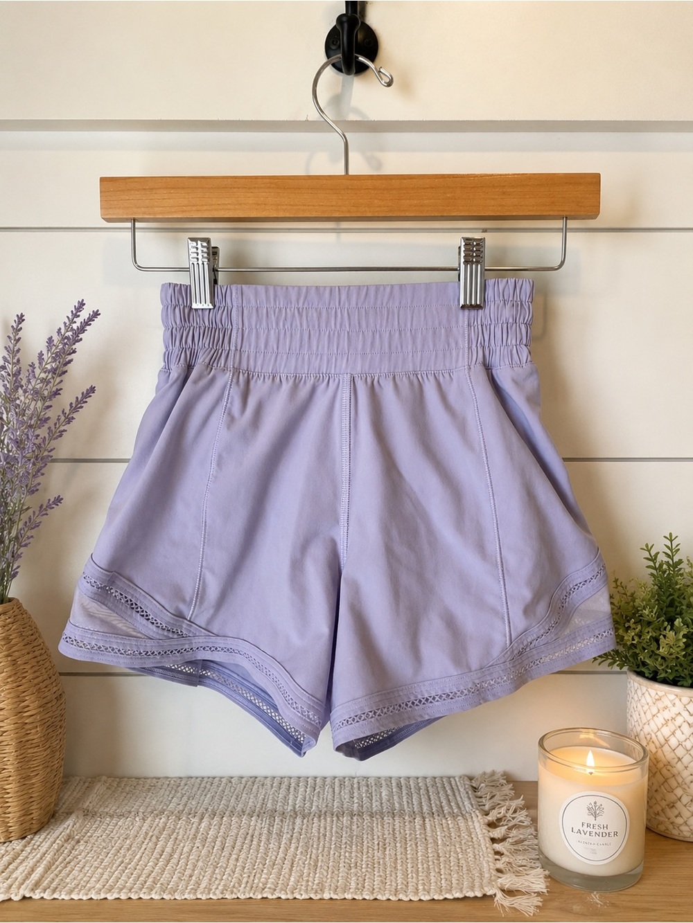 Lululemon Hotty Hot HR 4” Lace Trim Shorts Lavender Frost Size 0